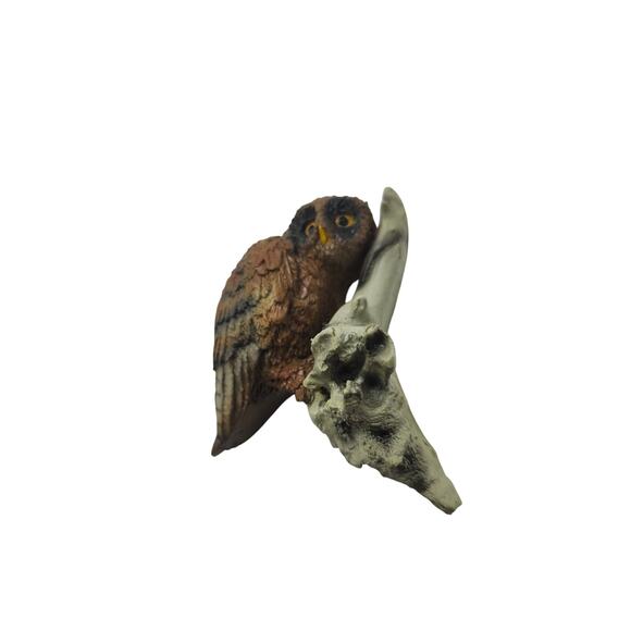 Vintage 3-D Realistic Owl Magnet Rubber Hand-Painted Bird of Prey Fridge Decor - Picture 5 of 8